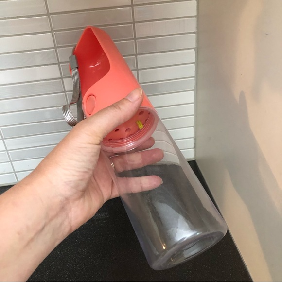 🥳HOST PICK🥳 Dog mobile drinking water dispenser - Picture 3 of 6